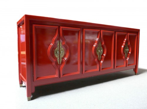 RED-LACQUERED-SIDEBOARD-MID-CENTURY-MODERN-HOLLYWOOD-REGENCY-DUQUETTE-style-CHIC-From-Design-Haven-on-Ebay-500x371
