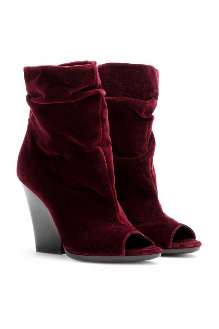 54ab8d887cc26_-_elle-26-burberry-velvet-v-elv